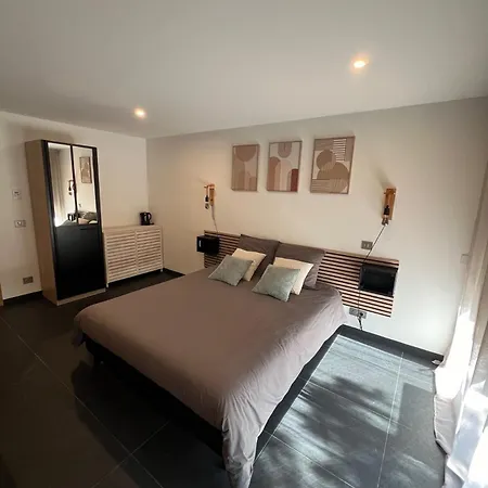 L'ecrin Du Bed & Breakfast 3*
